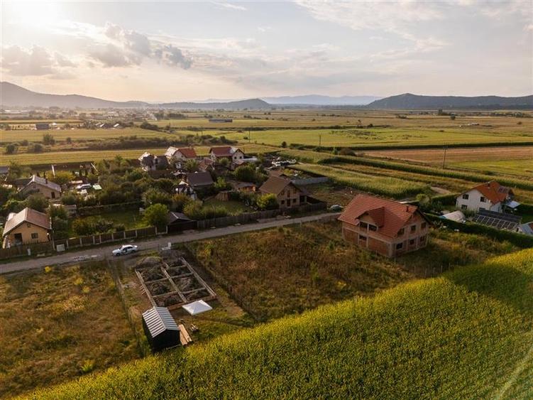 Teren Construcții intravilan de 500 mp, în Exterior Est