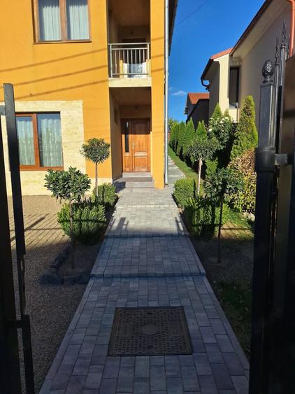 Casă cu 2 camere cu Teren 439 Mp în Iris