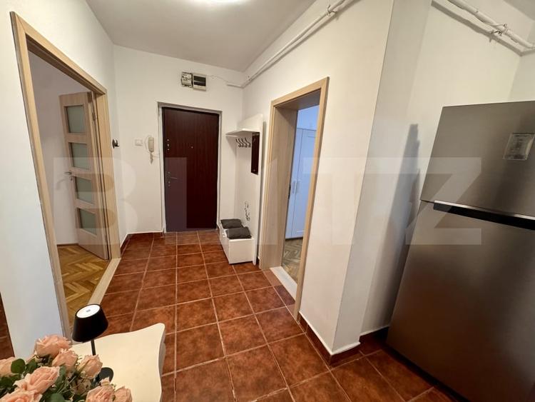 Apartament cu 3 camere decomandat, mobilat în 1 Mai