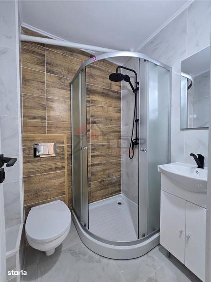 Apartament cu 4 camere decomandat în Dacia
