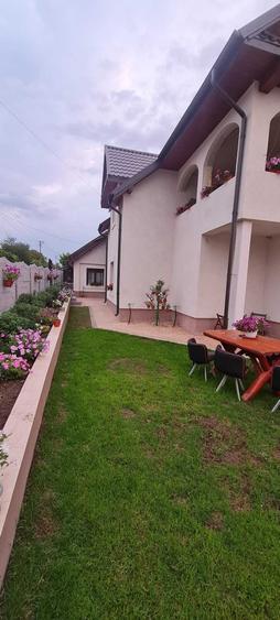 Casă cu 4 camere în Bălțați