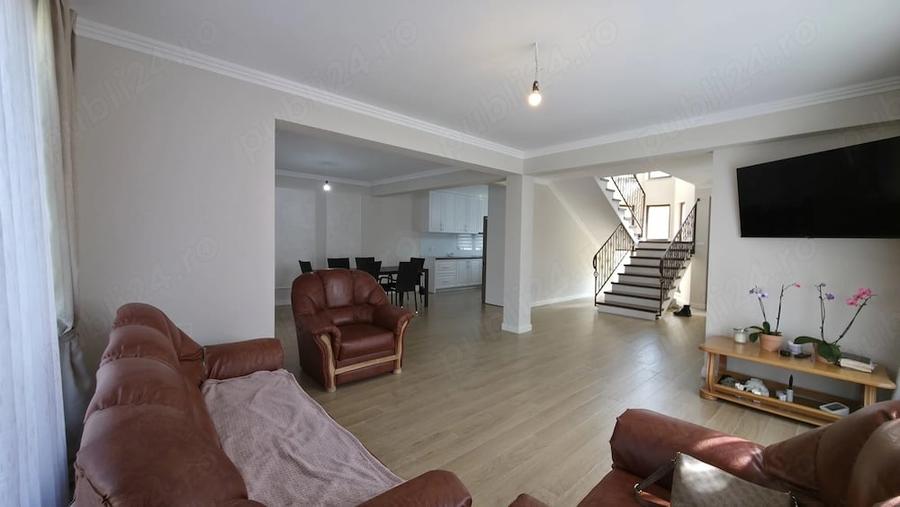 Casă cu Teren 438 Mp în Centura