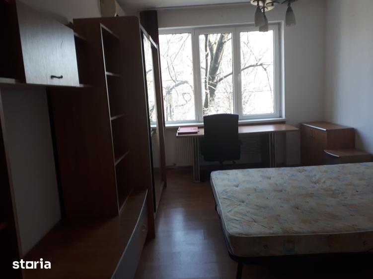 Apartament cu 3 camere decomandat în Tipografilor