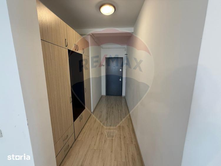 Apartament cu 3 camere decomandat, mobilat în Florești