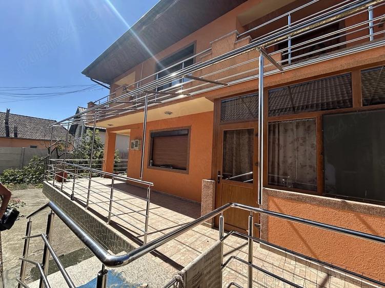 Casă cu 4 camere cu Teren 1812 Mp în Central