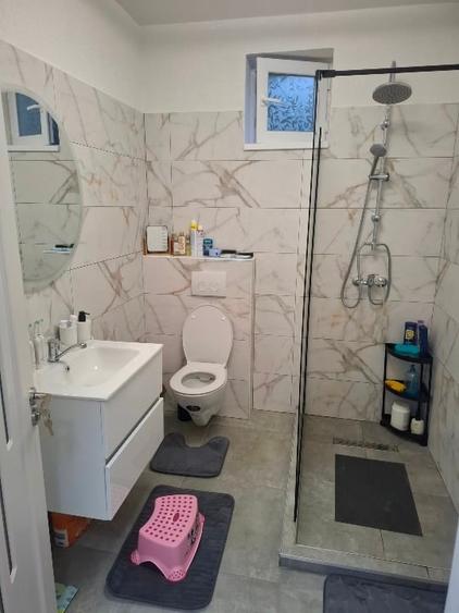 Casă individuală cu 3 camere cu Canalizare în Sâncrai