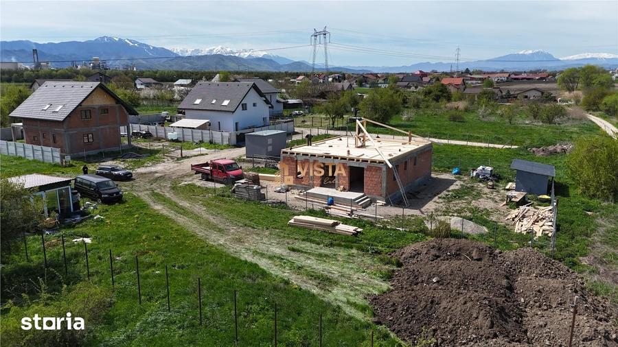 Teren de 650 mp, în Stupini