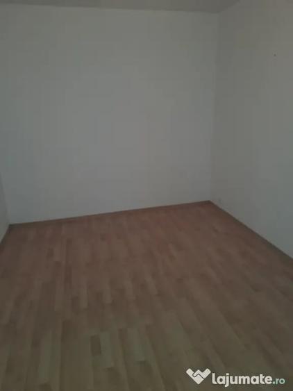 Apartament cu 2 camere nedecomandat în Central