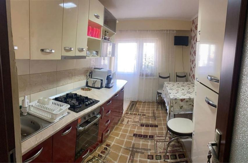 Apartament cu 4 camere decomandat în Central
