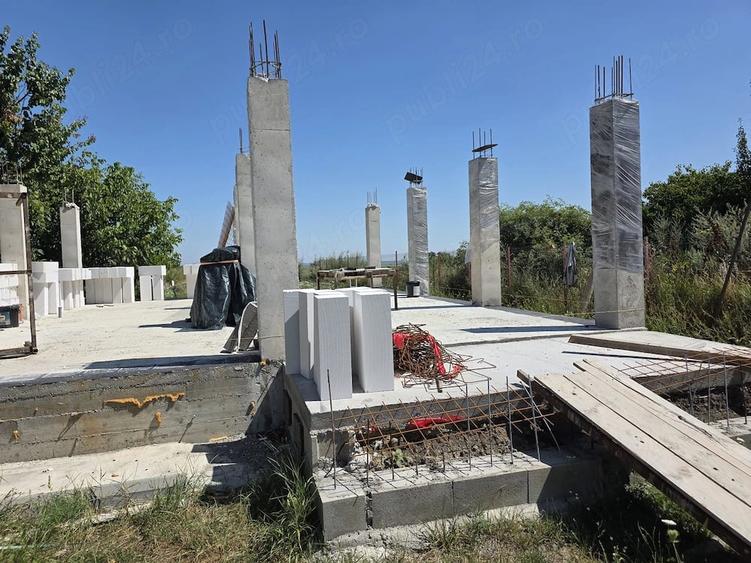 Casă cu Teren 7400 Mp în Văculești
