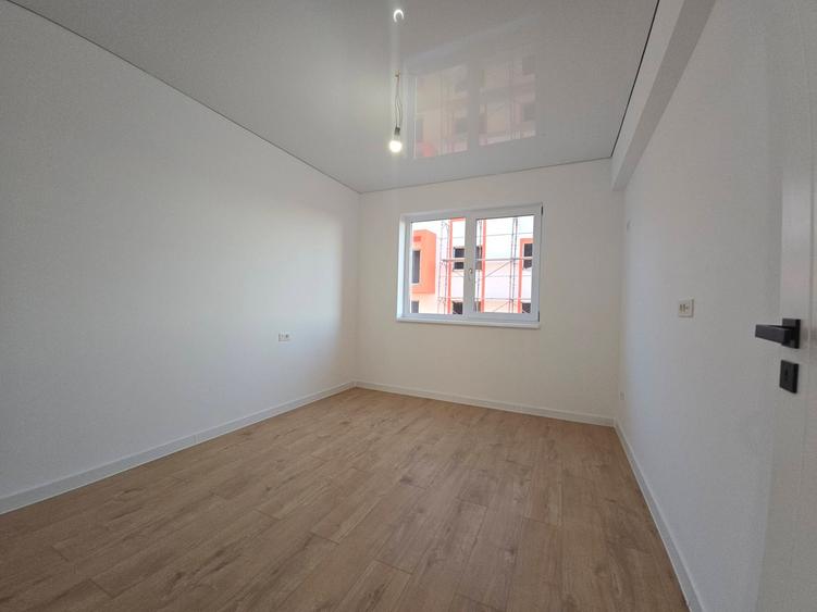 Apartament cu 3 camere decomandat în Dobroești