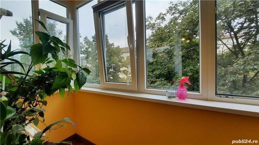 Apartament cu 3 camere decomandat, mobilat în Aradului