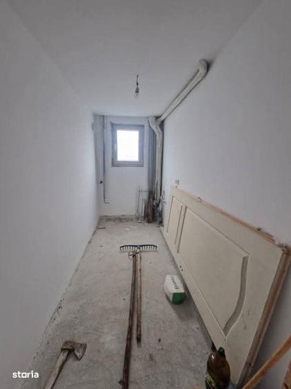 Casă cu 9 camere cu Teren 1500 Mp în Central