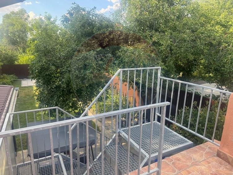 Casă individuală cu 5 camere cu Teren 395 Mp în Central