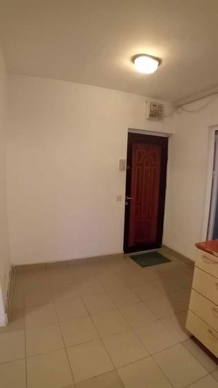 Apartament cu 3 camere semidecomandat în Ultracentral