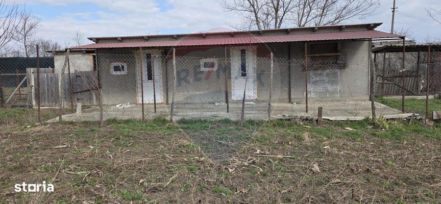 Casă cu 4 camere în Stanca