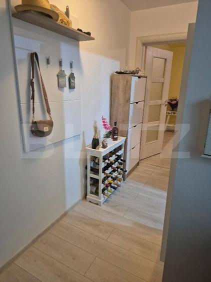 Apartament cu 3 camere decomandat, mobilat în Noua