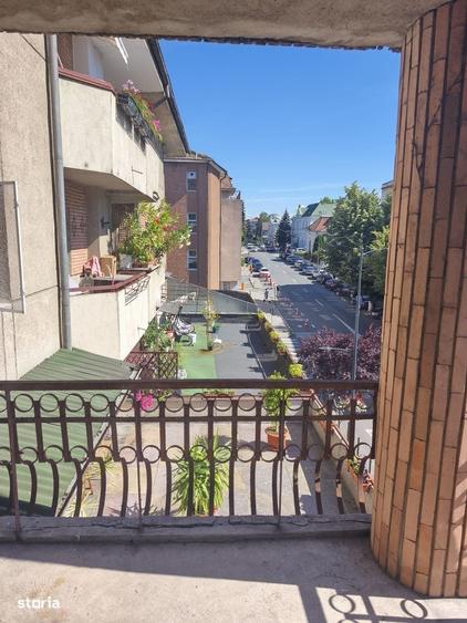 Apartament cu 3 camere decomandat în Central