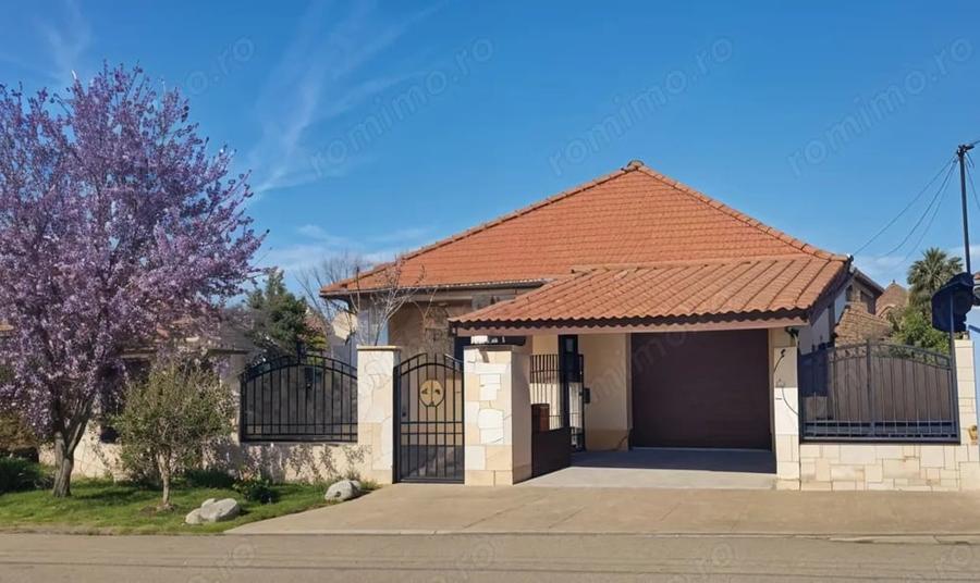 Casă cu 4 camere cu Teren 520 Mp în Sântion
