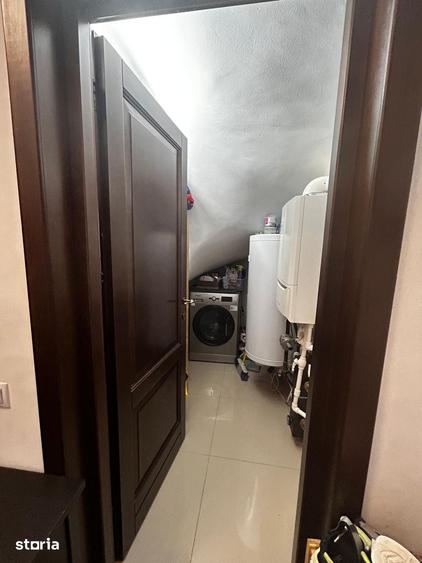 Casă cu 6 camere cu Teren 469 Mp în Băneasa