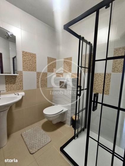 Apartament cu 5 camere decomandat în Sânmartin