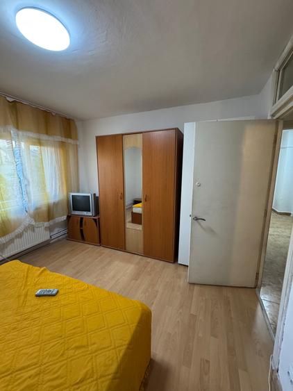 Apartament cu 2 camere decomandat în 1 Mai
