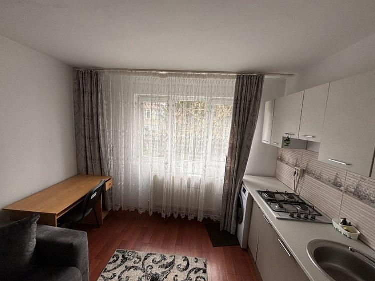 Garsonieră decomandată în Narcisa