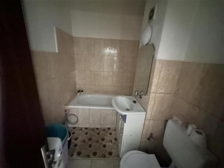 Garsonieră decomandată, mobilată în Steaua