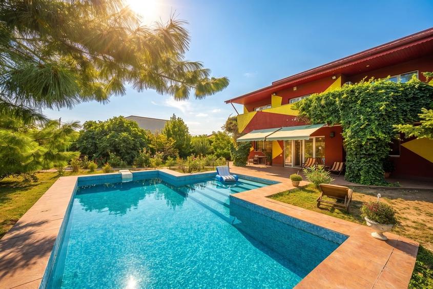 Casă cu 6 camere cu Teren 1576 Mp în Fundeni
