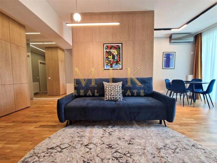 Apartament cu 3 camere decomandat, mobilat în Iancu Nicolae