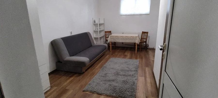 Garsonieră decomandată în 7 Noiembrie