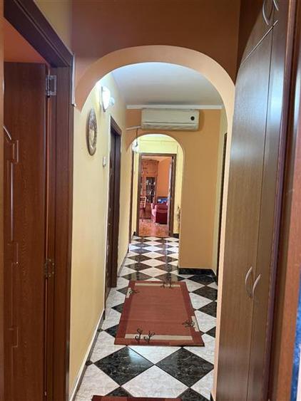 Apartament cu 4 camere decomandat, mobilat în 9 Mai