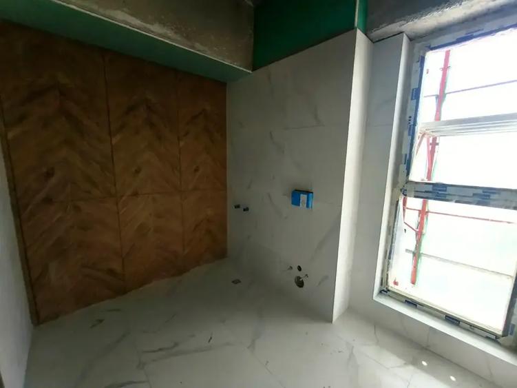Apartament cu 4 camere decomandat în Theodor Pallady