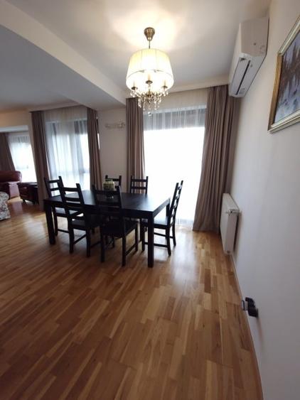 Apartament cu 3 camere decomandat, mobilat în Central