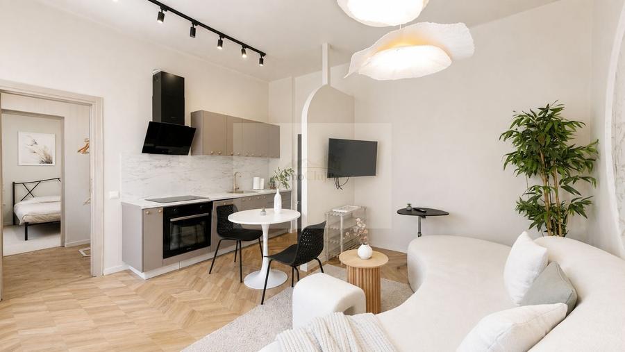 Apartament cu 2 camere decomandat, mobilat în Central