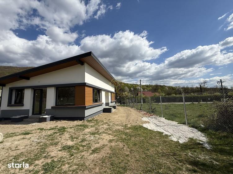 Casă cu 3 camere în Valea Chioarului