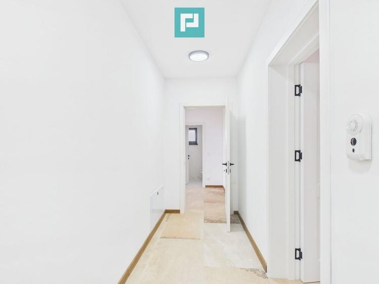 Apartament cu 5 camere semidecomandat în Central