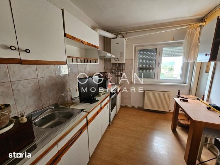 Apartament cu 3 camere decomandat în Terezian