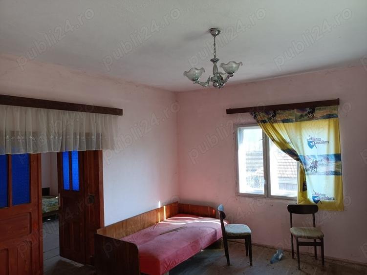 Casă cu 3 camere în Tiulești