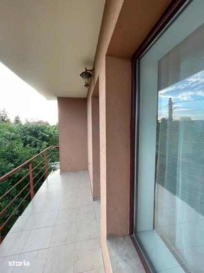 Apartament cu 3 camere în Dumbrăvița