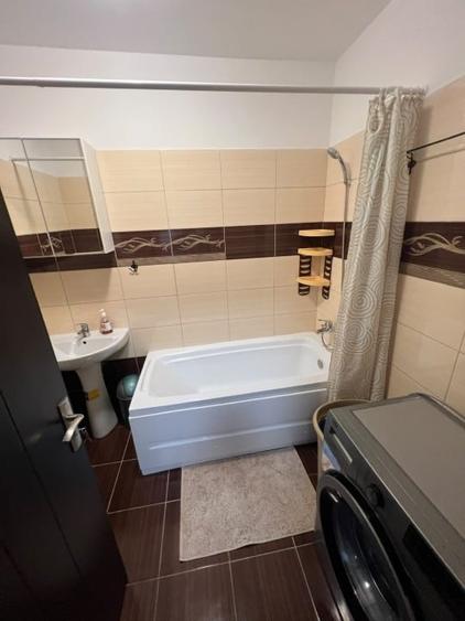 Apartament cu 2 camere semidecomandat, mobilat în Berceni