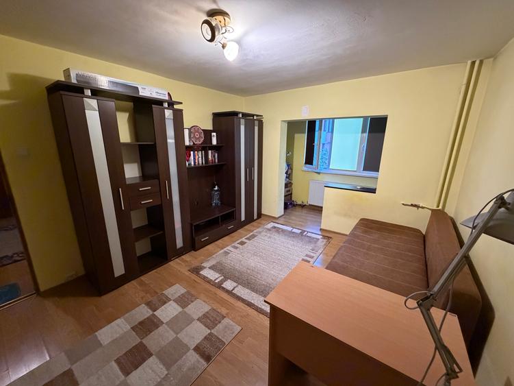 Garsonieră decomandată în Buziașului