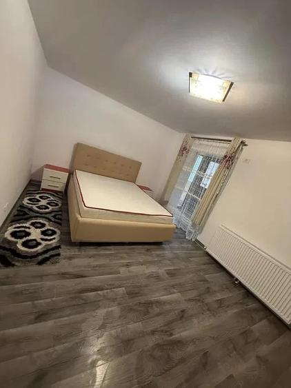Apartament cu 2 camere decomandat în E3