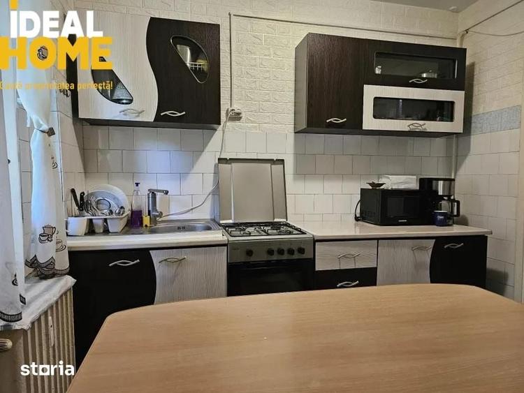 Apartament cu 3 camere semidecomandat în Central