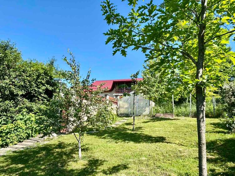 Casă individuală cu 5 camere cu Teren 1500 Mp în Bucium