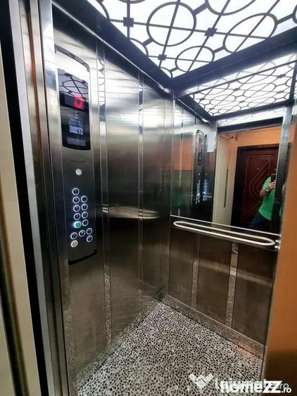Apartament cu 3 camere semidecomandat în Peninsula