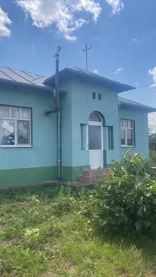 Casă cu 3 camere cu Teren 2000 Mp în Central