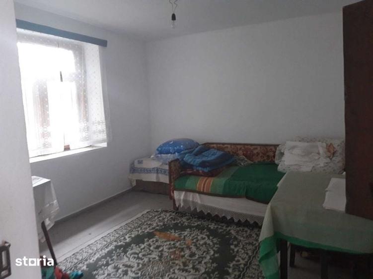 Casă cu 3 camere decomandat cu Teren 80 Mp în Fălcoiu