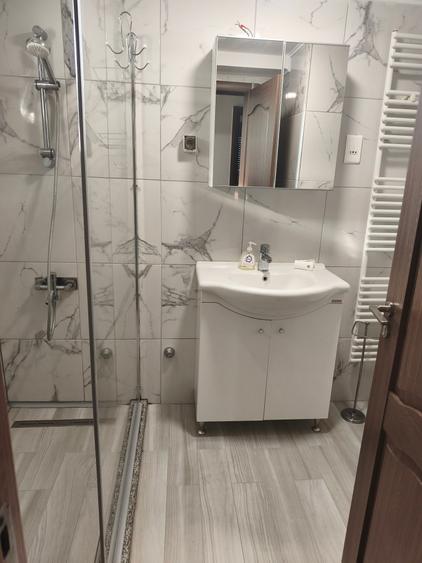 Apartament cu 4 camere în Sisești
