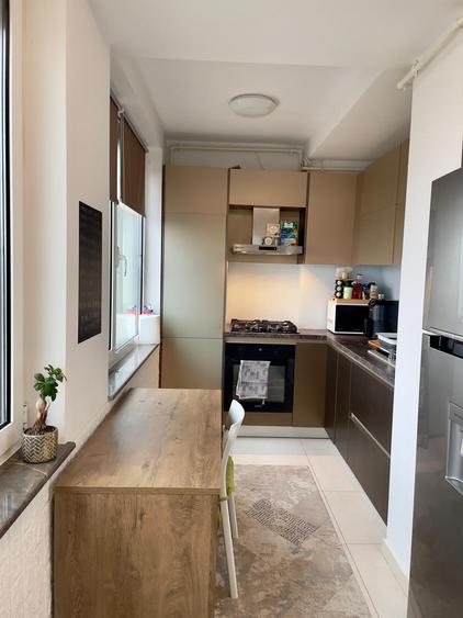 Apartament cu 3 camere decomandat, mobilat în Faleza Nord